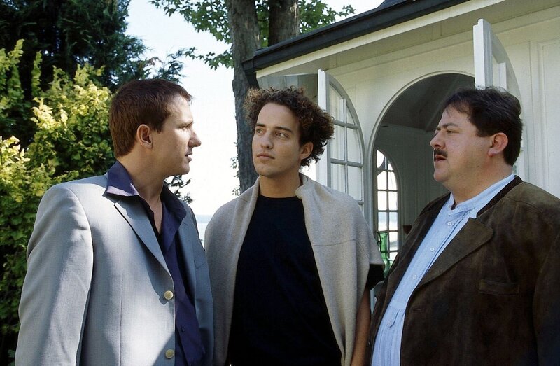 Wenn die beiden Cops Satori (Markus Böker, li.) und Hofer (Joseph Hannesschläger) einen Verdächtigen (Patrick Wolff) in die Zange nehmen, sind sie unschlagbar. – Bild: ORF/​ZDF