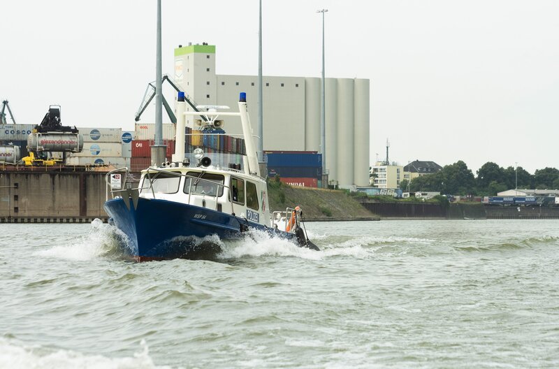 Einbruch Küppersmühle – Die WAPO auf dem Weg zum Einsatzort. – Bild: ARD/​Martin Valentin Menke