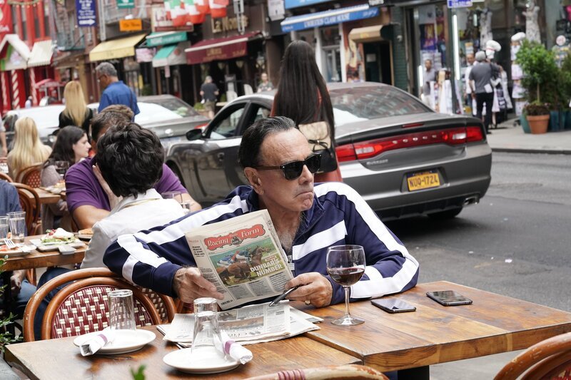 Vincent Rella (Dan Hedaya) – Bild: CBS Broadcasting Inc. /​ John Paul Filo