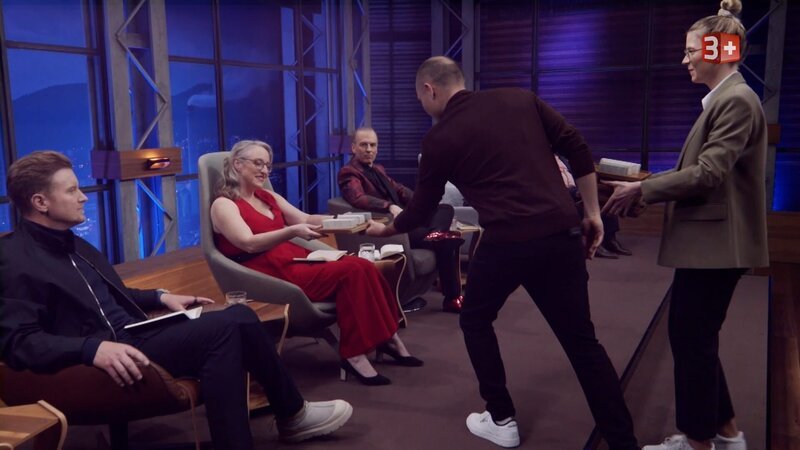 Felix (l.), Bettina (2.v.l.), Roland (m.) – Bild: CH Media
