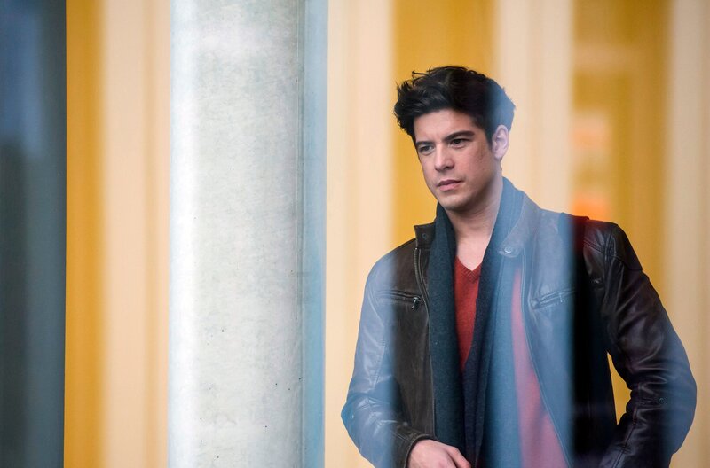 Ben Ahlbeck (Philipp Danne) fühlt sich von seine Kollegen ausgegrenzt. – Bild: ARD/​Jens Ulrich Koch