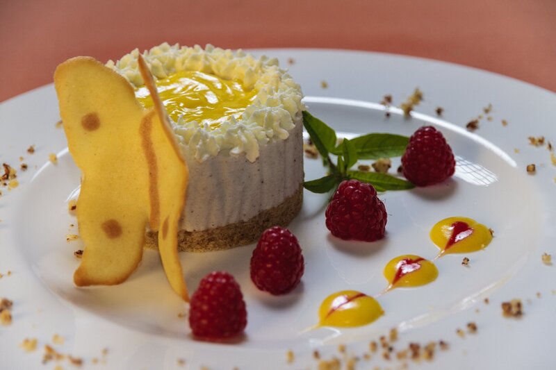 Die Nachspeise. – Bild: BR/​megaherz gmbh/​Andreas Maluche