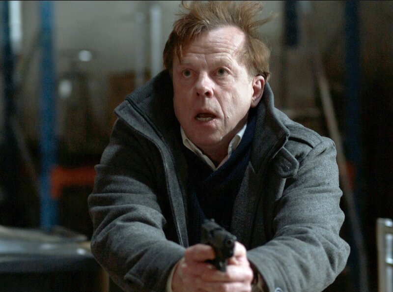 Bei seinen Ermittlungen gerät Kommissar Wallander selbst ins Fadenkreuz. – Bild: ARD Degeto/​ARD Degeto/​Yellow Bird/​Nille Leander