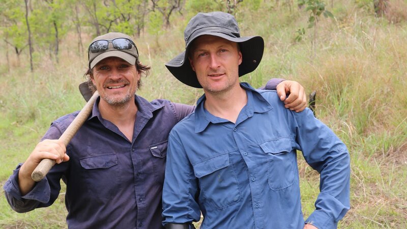 L-R: Andreas Macherey und Matthias Maurer – Bild: Warner Bros. Discovery