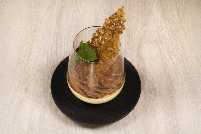 Eveline Wild: „Malagamousse mit Schokoladenespuma“ – Bild: ORF/​Interspot Film