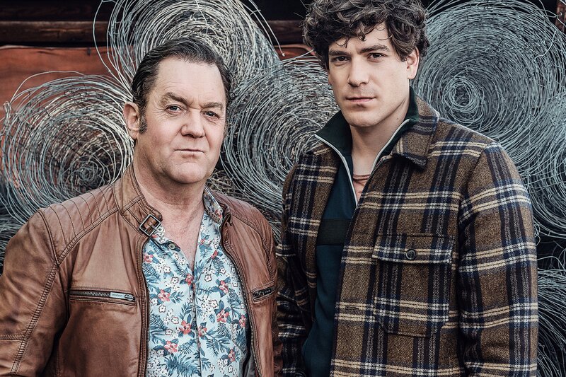 (v.li.): Jürgen Tonkel (Paul Böhmer), Jonathan Hutter (Korbinian Kirchner). – Bild: ZDF Enterprises GmbH /​ ZDF/​Raymond Roemke