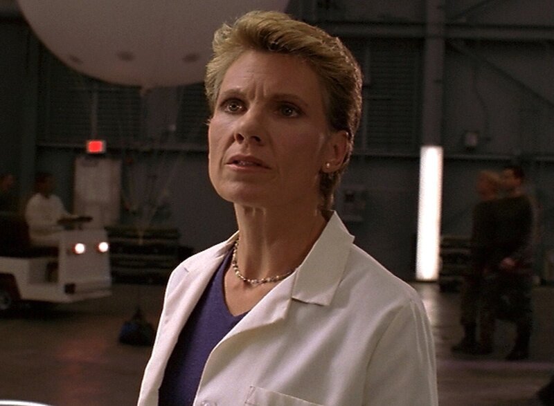 Professor Maggie Walsh (Lindsay Crouse) – Bild: RTL /​ Twentieth Century Fox Film Corporation