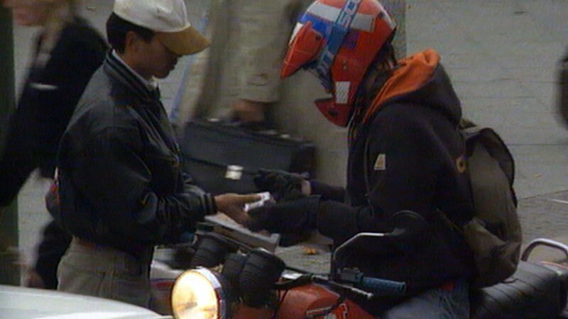 Vietnamesische Zigarettenmafia, 1992. – Bild: ZDF und rbb2018