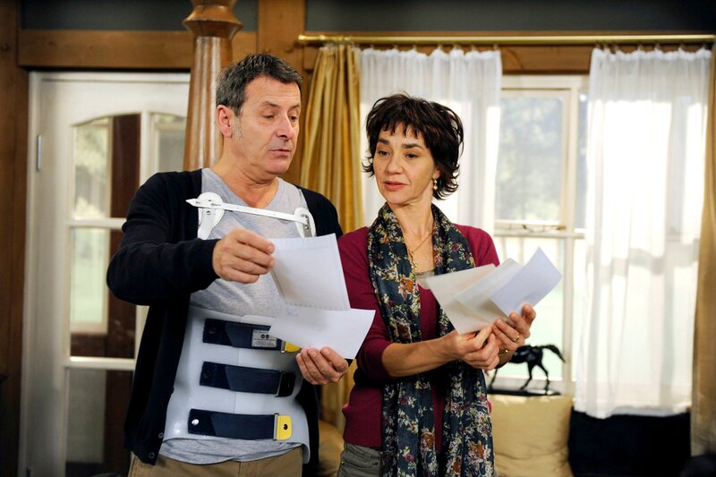 ARD ROTE ROSEN FOLGE 1432, am Montag um 14:10 Uhr im ERSTEN. Merle (Anja Franke, r.) und Gunter (Hermann Toelcke, l.) einigen sich darauf, was ihnen bei der Hochzeit wichtig ist. – Bild: ARD/​Nicole Manthey