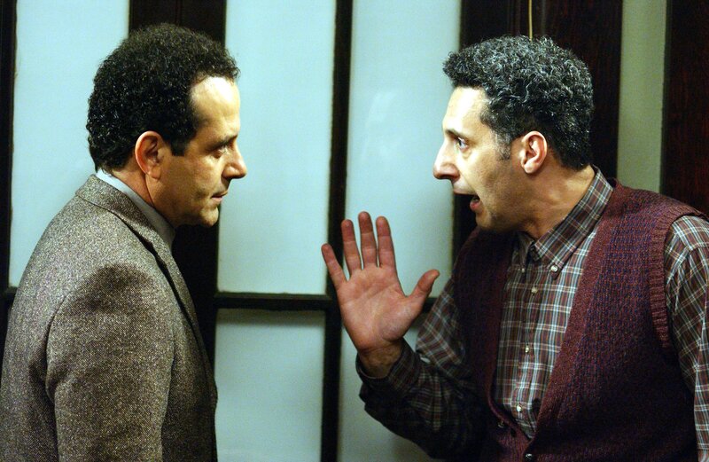 Monk Season4 EP Mr Monk Goes Home Again, Monk Staffel4 EP Mr Monk und Frankenstein – Bild: ORF/​Universal