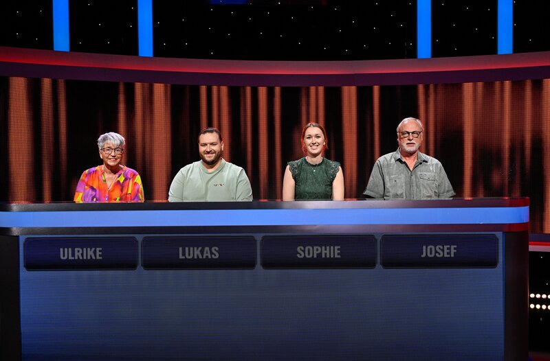 Die Kandidaten (v.l.n.r. am Panel): Ulrike Bandura-Blank, Lukas Rößler, Sophie Rohr und Josef Hamm. – Bild: ARD/​Uwe Ernst