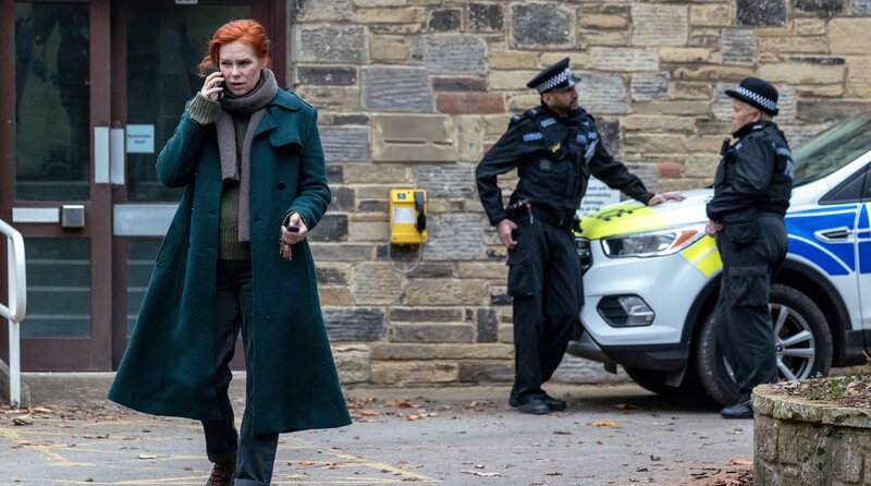 Kate Linville (Henny Reents) bleibt wenig Zeit – Bild: ARD Degeto/​Khuram Qadeer Mirza