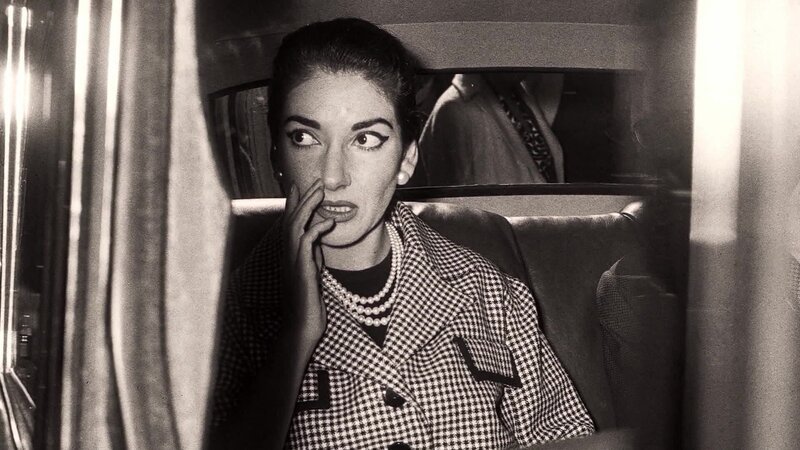Maria Callas, weltberühmte Operndiva, und ihr Mercedes 600 – Symbol für Luxus und Eleganz. Heute macht Mercedes daraus ein Geschäft: Autos mit prominenten Vorbesitzern sind oft ein Vielfaches wert. – Bild: WeltN24 GmbH