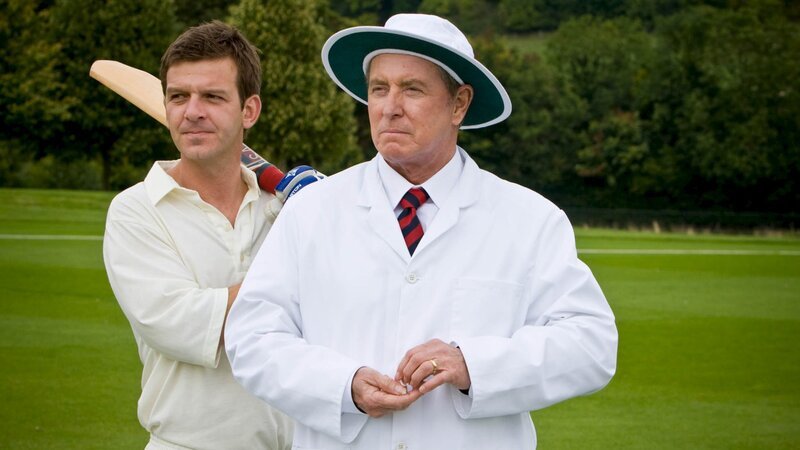 DS Ben Jones (Jason Hughes, l.) und DCI Tom Barnaby (John Nettles, r.). – Bild: ZDF
