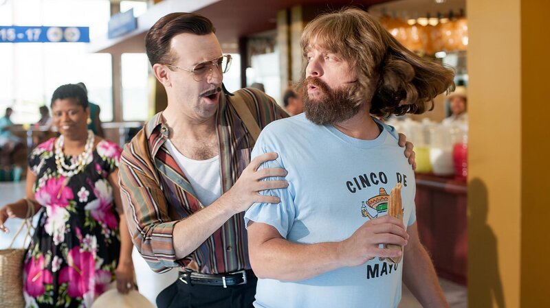 L-R: Mike McKinney (Jason Sudeikis) und David Ghantt (Zach Galifianakis) – Bild: port.hu