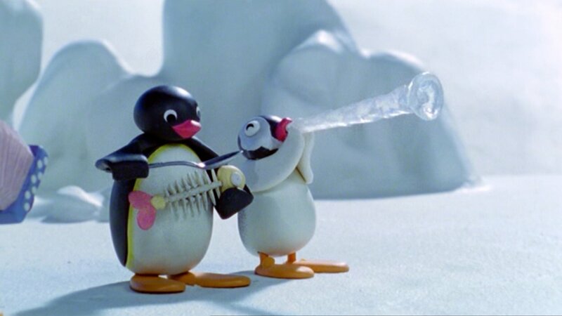 Guetnachtgschichtli Pingu Staffel 5 Folge 16 Pingu – Musikalische Talente Pingu und Pinga am Musizieren. – Bild: SRF/​Joker Inc., d.b.a., The Pygos Group