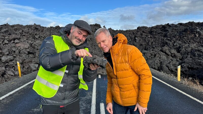 Magma hat die Erde geformt und doch sind seine Eigenschaften weitgehend unbekannt. Yan Lavallée und Ingolf Baur – Bild: 3sat Magma hat die Erde geformt und doch sind seine Eigenschaften weitgehend unbekannt. Yan Lavallée und Ingolf Baur – Bild: 3sat