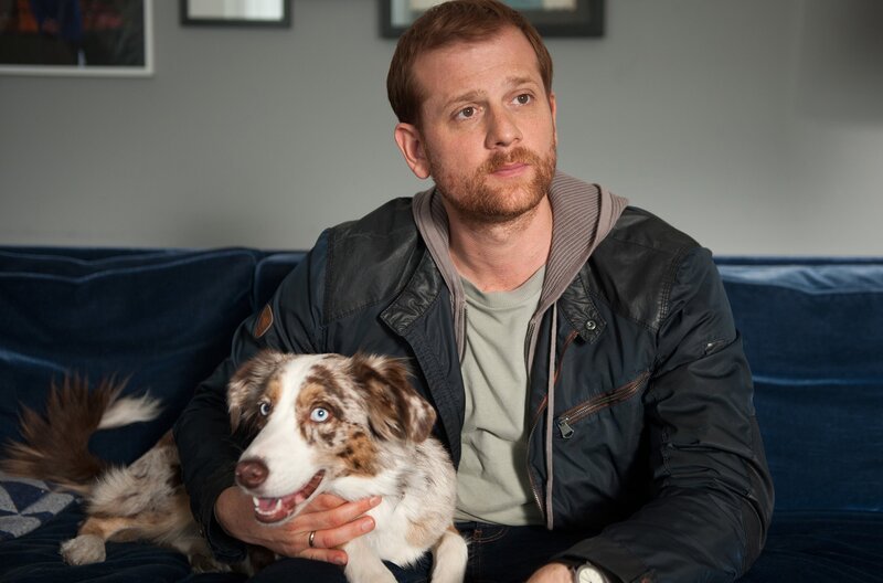 Ein gutes Gespann: Paul (Christoph Schechinger) und Käthe (Hoonah). – Bild: HR/​Degeto/​Britta Krehl