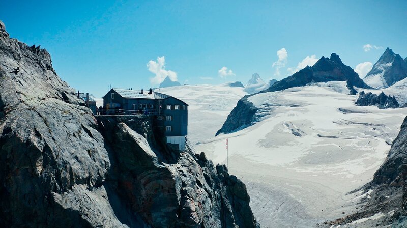 Berggipfel mit Schnee. – Bild: phoenix/​ZDF/​Arte