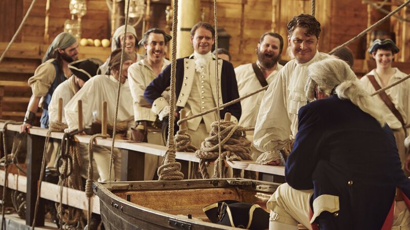 Die Crew der Bounty mit Max Giermann, Alexander Schubert, Antoine Monot, Jr., Holger Stockhaus und Komparsen. – Bild: ZDF und Kristof Galgoczi Nemeth