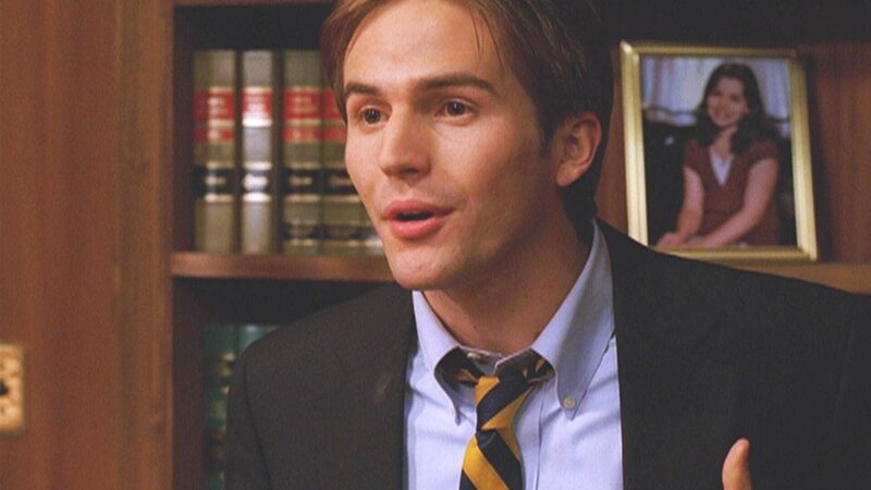 Während einer Befragung verstrickt sich Riordan (Michael Stahl-David), der Sohn eines ehemaligen Mitarbeiters des Justizministeriums, in Widersprüche. – Bild: MG RTL D