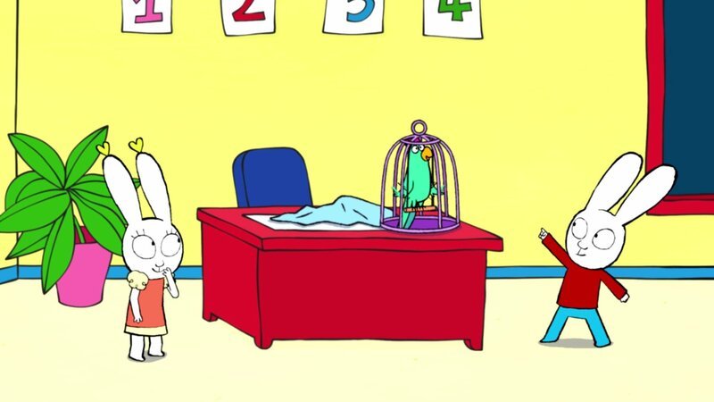 In der Pause bringen Simon (r.) und Lou (l.) Papagei Polly allerhand Quatsch bei. – Bild: ZDF und GO-N Productions