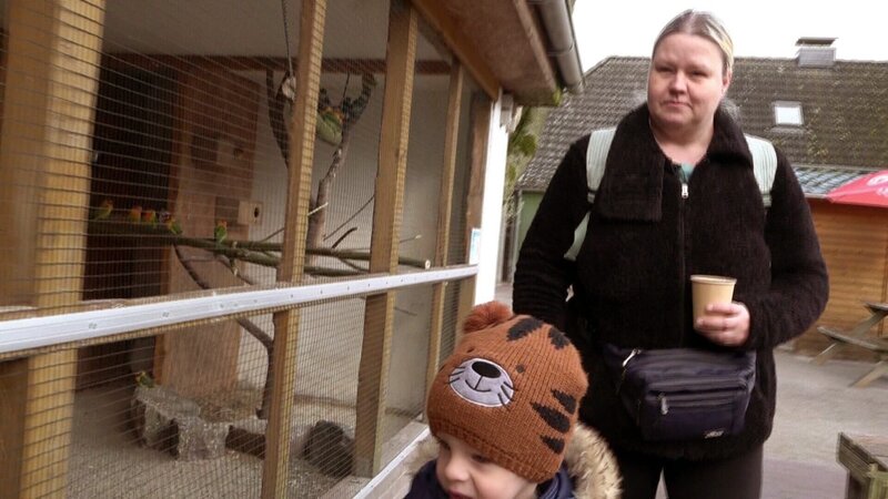Bei Sandra und ihrem Sohn Dave steht ein Ausflug in den Tierpark an. – Bild: RTLZWEI