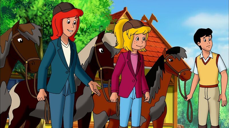 Neugierig erwarten Bibi (M.), Tina (l.) und Alex (r.) den alten Freund des Grafen. – Bild: ZDF und Kiddinx