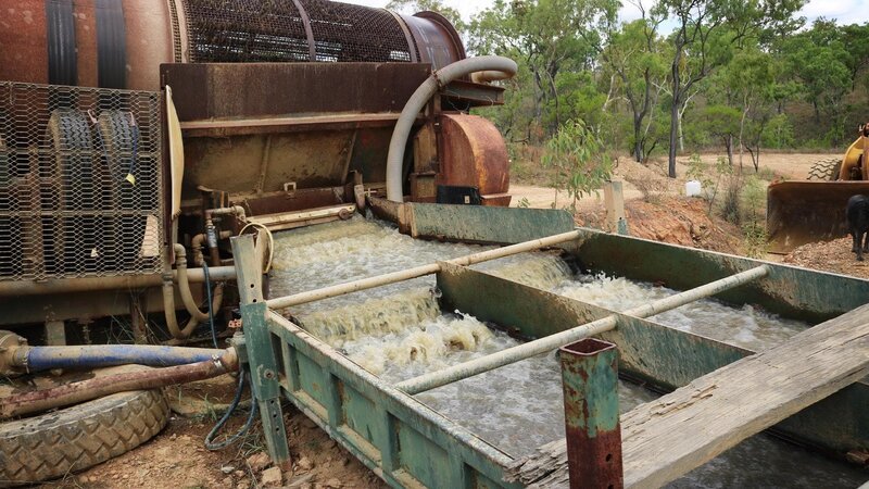 Water Pump for Gold Panning. – Bild: Warner Bros. Discovery
