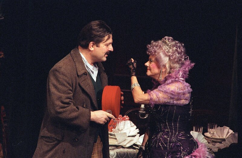 Erwin Steinhauer, Elfriede Ott. – Bild: ORF/​Ali Schafler