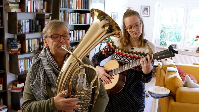 Barbara (l.) und Katharina – Bild: RTL