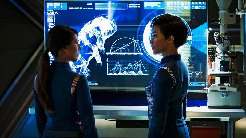 Philippa Georgiou (Michelle Yeoh) und Michael Burnham (Sonequa Martin-Green) – Bild: Tele 5