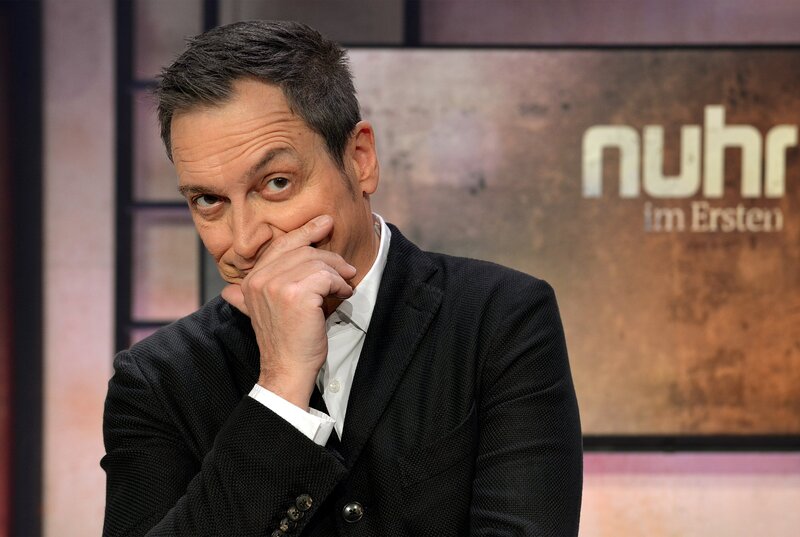 „Nuhr im Ersten“, angriffslustiges und scharfzüngiges politisches Kabarett mit Dieter Nuhr (Foto) im Ersten. – Bild: SWR/​rbb/​Daniel Porsdorf