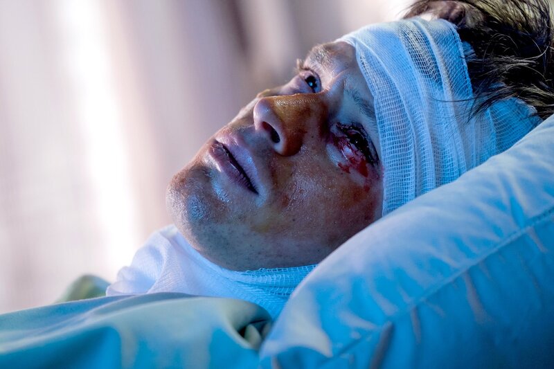 Nachdem der UN-Generalsekretär Dag Hammarskjöld bei einem Flugzeugabsturz ums Leben kam, fragen sich die Behörden, ob es ein Unfall war, oder ob Hammerskjöld ermordet wurde. Sergeant Harry Julien (Greg Hovanessian) kann möglicherweise Licht ins Dunkel bringen … – Bild: PLURIMEDIA (Cineflix /​ Darren Goldstein)