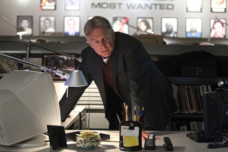 Bei den Ermittlungen in einem neuen Fall, stoßen Gibbs und sein Team auf eine betrügerische Wohltätigkeitsorganisation … – Bild: PLURIMEDIA (CBS Entertainment)