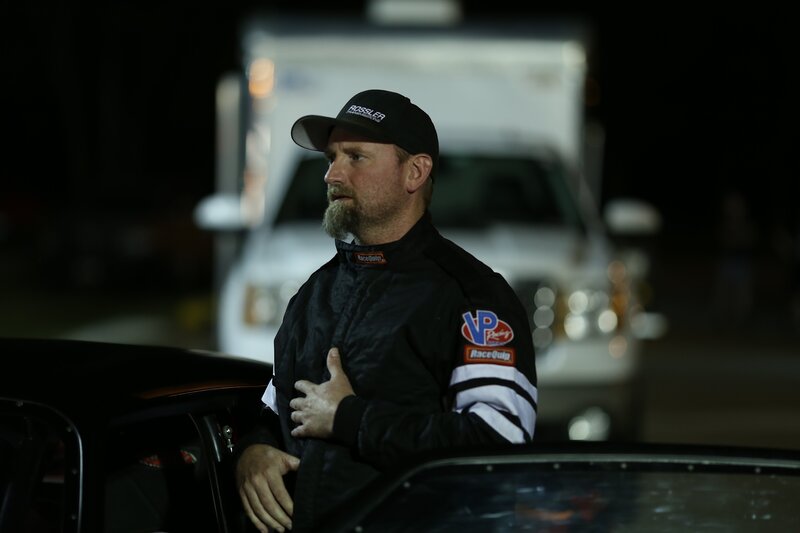 Shane pauses before his grudge race against Monza. – Bild: Discovery Communications, LLC