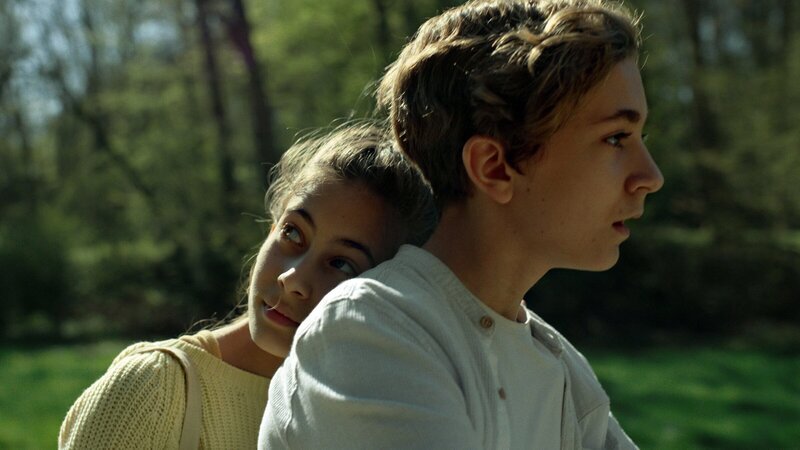 Haljan (Louis Guillaume) und Zoe (Elida Durgun) – Bild: ZDF und SWR/Filmakademie Baden-Württemberg Haljan (Louis Guillaume) und Zoe (Elida Durgun) – Bild: ZDF und SWR/Filmakademie Baden-Württemberg