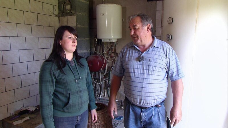 Tierarzt Holger hat eine Überraschung für seine Tochter … – Bild: RTL II