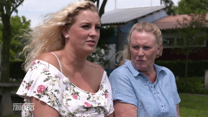 L-R: Amy Blokker and her sister – Bild: DMAX