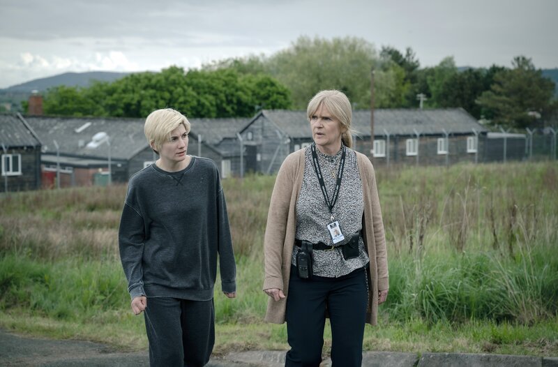 L – R: Orla (JODIE WHITTAKER), Marie-Louise (SIOBHAN FINNERAN) – Bild: WDR/​BBC Studios/​Sally Mais