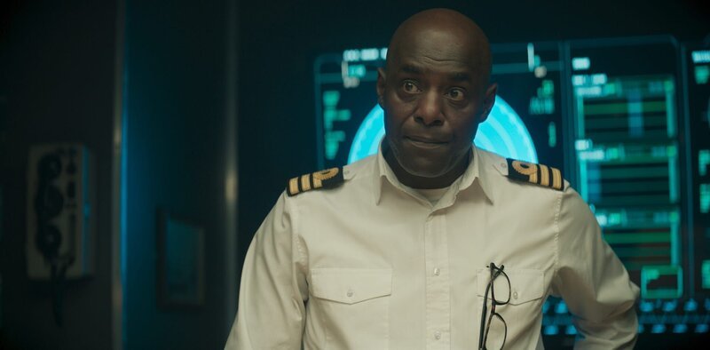Neil Newsome (Paterson Joseph), Kommandant der „Vigil“, muss auf seiner Patrouille eine Krise nach der anderen meistern. – Bild: ZDF und WORLD PRODUCTIONS LTD.