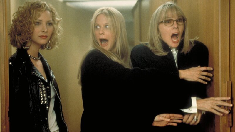 Ein geplanter Familienbesuch entwickelt sich für Maddy (Lisa Kudrow, l.), Eve (Meg Ryan, M.) und Georgia (Diane Keaton, r.) ganz anders als erwartet. – Bild: Global Entertainment Productions GmbH & Co. Movie KG