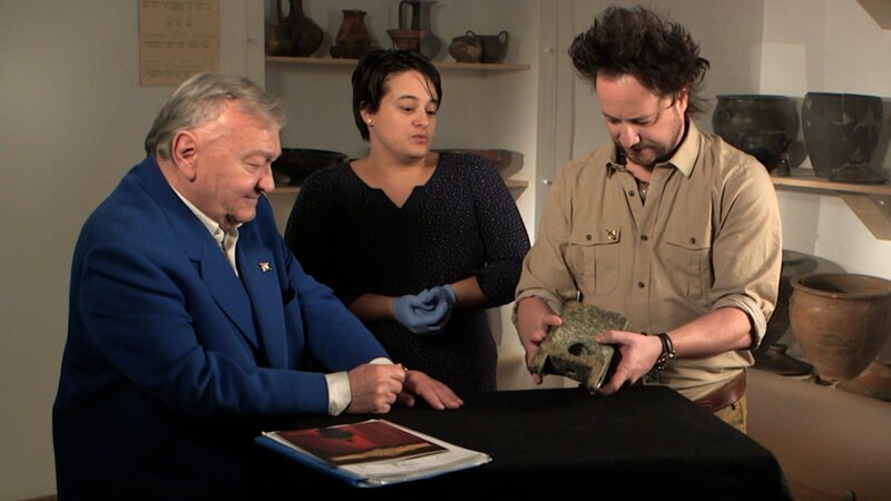 Erich von Däniken (l.) und Giorgio A. Tsoukalos (r.). – Bild: THE HISTORY CHANNEL /​ A+E Networks