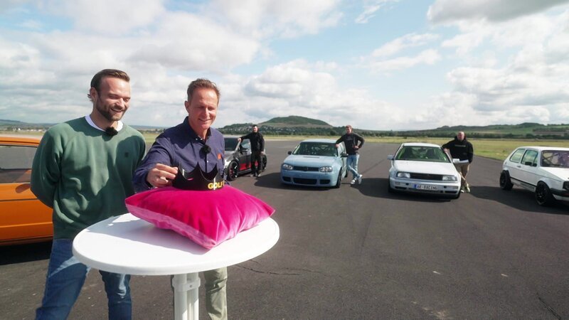Matthias Malmedie und Philipp Kaess feiern den 50. Geburtstag des VW Golf mit einem spektakulären Tuning-Contest. Vier stark getunte VW Golf nehmen an Herausforderungen wie Sound-Check und Drag Race teil. – Bild: RTLZWEI Matthias Malmedie und Philipp Kaess feiern den 50. Geburtstag des VW Golf mit einem spektakulären Tuning-Contest. Vier stark getunte VW Golf nehmen an Herausforderungen wie Sound-Check und Drag Race teil. – Bild: RTLZWEI