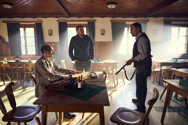 Lasser ermittelt – Bild: ServusTV/​Christoph Thanhoffer