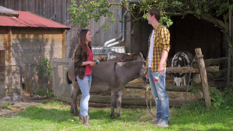 L-R: Patricia, Jojo – Bild: Courtesy of Disney+