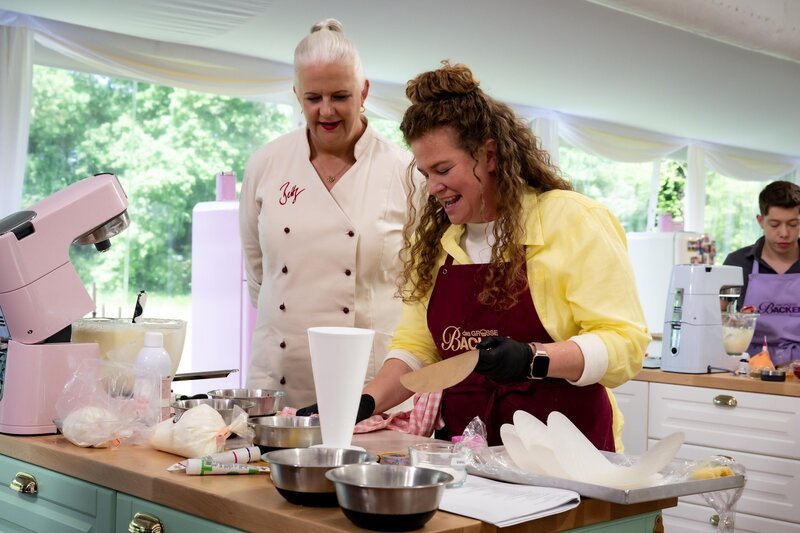 Bettina Schliephake-Burchardt (l.); Monika (r.) – Bild: Joyn /​ Claudius Pflug