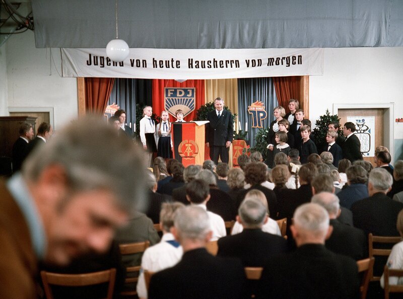 WDR Fernsehen DIE DUBROW-KRISE, Film von 1969, Regie Eberhard Itzenplitz, am Samstag (04.08.01) um 23:30 Uhr. – Bild: WDR WDR Fernsehen DIE DUBROW-KRISE, Film von 1969, Regie Eberhard Itzenplitz, am Samstag (04.08.01) um 23:30 Uhr. – Bild: WDR
