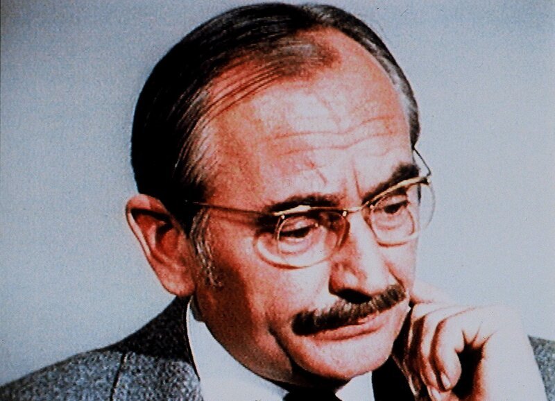 Ermittelt mit eigenen Methoden: Ruedi Walter als Männdli – Bild: SRF