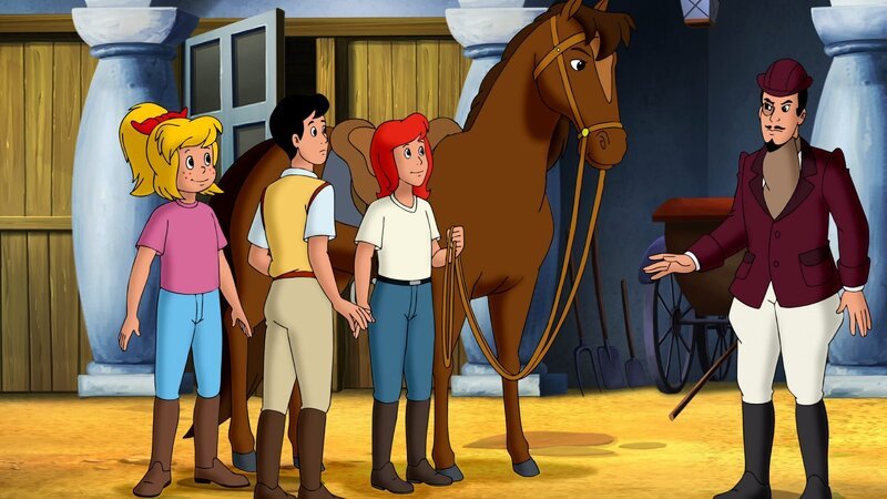 Graf Falko (r.) staunt nicht schlecht. Innerhalb weniger Tage haben Bibi (l.) und Tina (2.v.r.) Cleopatra ermutigt, wieder Vertrauen zu den Menschen zu fassen. – Bild: ZDF und Kiddinx – Berlin